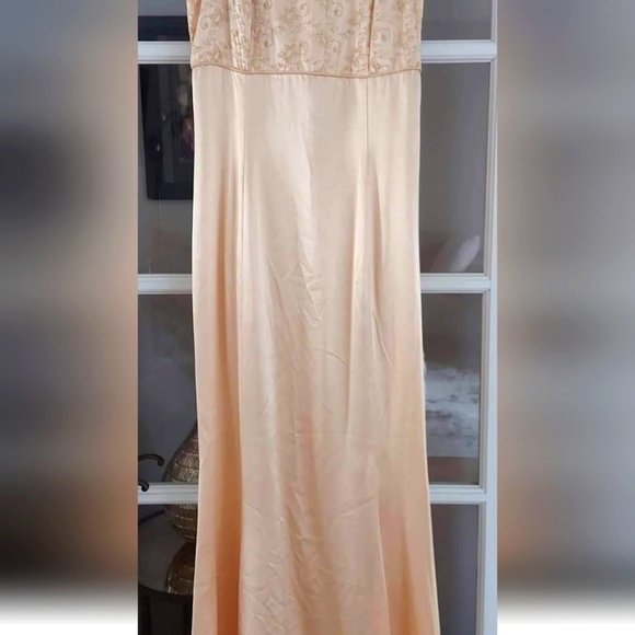 💛 Beautiful Evening/Wedding/Prom/ Gold Dress - Picture 3 of 4
